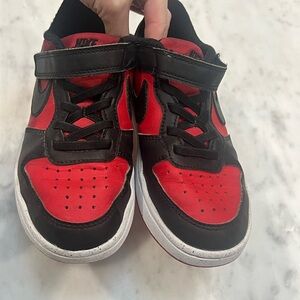 Nike Kids 13.5c Red and Black Nike Court Boroughs